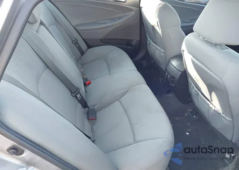 2013 Hyundai Sonata Hybrid z USA, uszkodzony, nr VIN KMHEC4A42DA065398